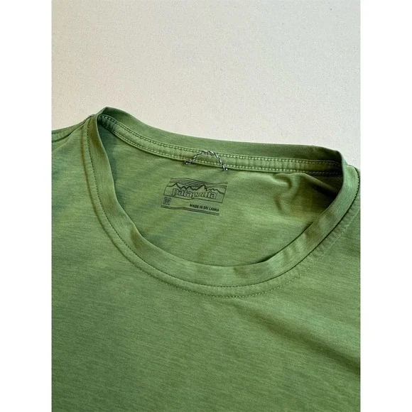 Patagonia Men's Green‎ Crew Neck T-Shirt Size M Short Sleeve Casual - Picture 2 of 6